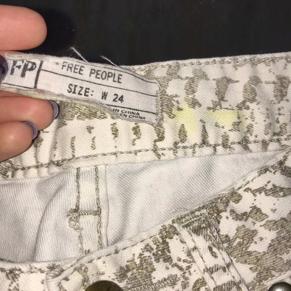 Free People Jeans w/ zipper ankles Size 24 - Picture 4 of 5